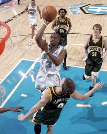 34天只赢1场！阿隆索致敬滕哈赫：都怪裁判，我们走在正确的路上